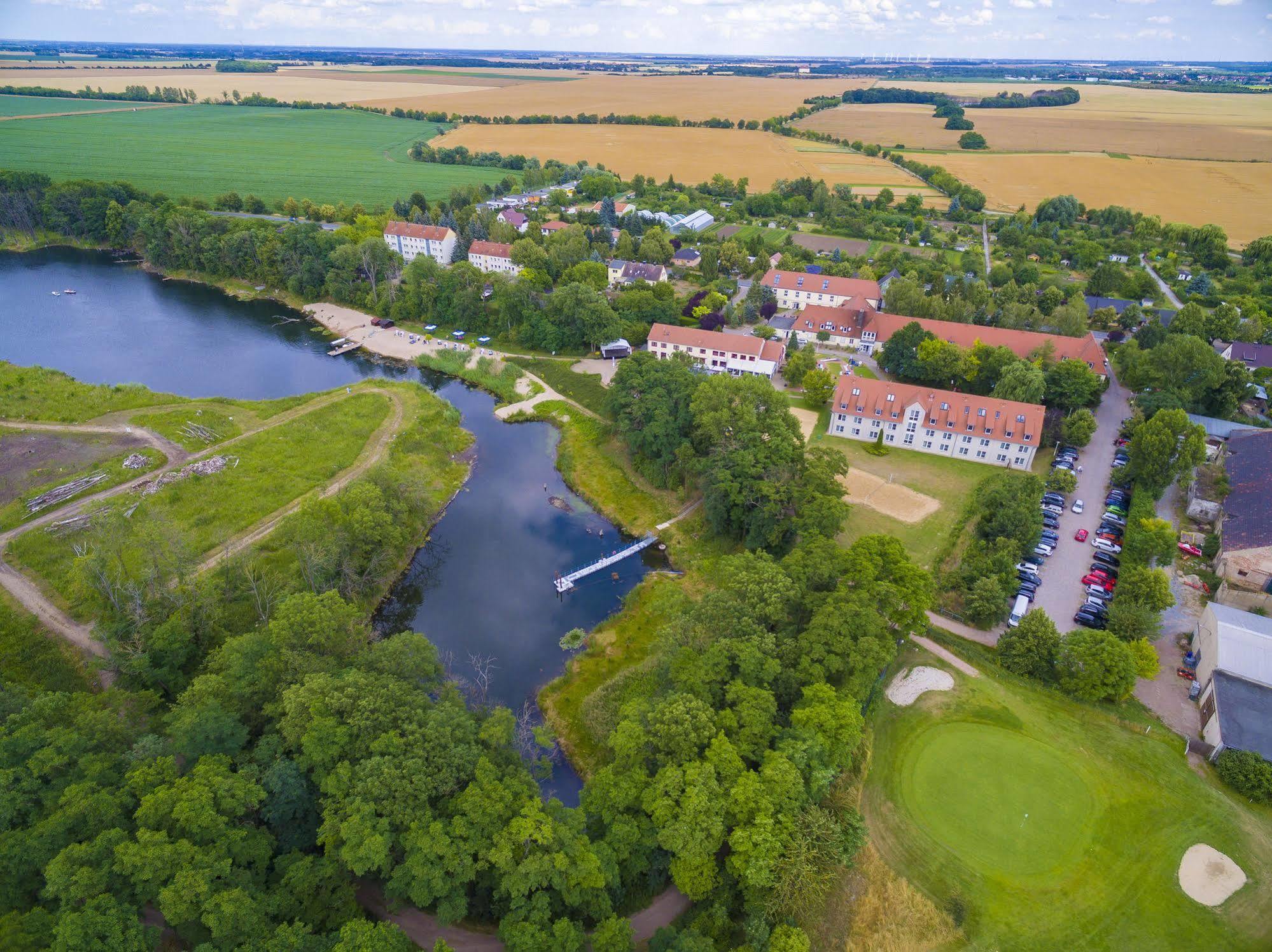 Bernstein Acamed Resort Nienburg  Extérieur photo