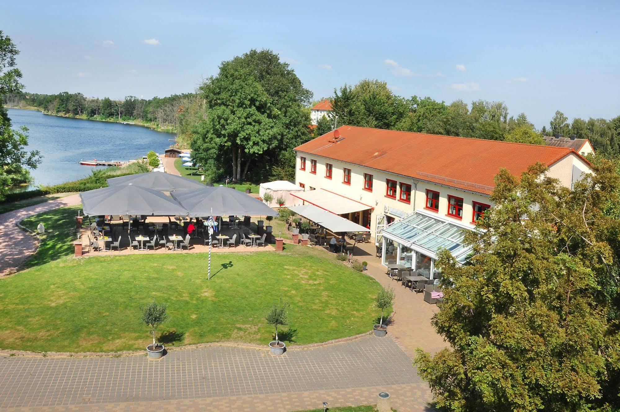 Bernstein Acamed Resort Nienburg  Extérieur photo